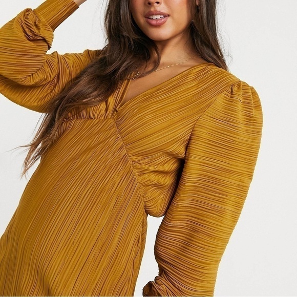 NWT. Vero Moda Small Balloon Sleeve Plisse Dress in Golden Brown . - Picture 4 of 13